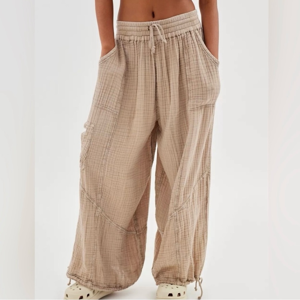 UO Urban Outfitter Out From Under Jogger Pant. Tan. Size M.